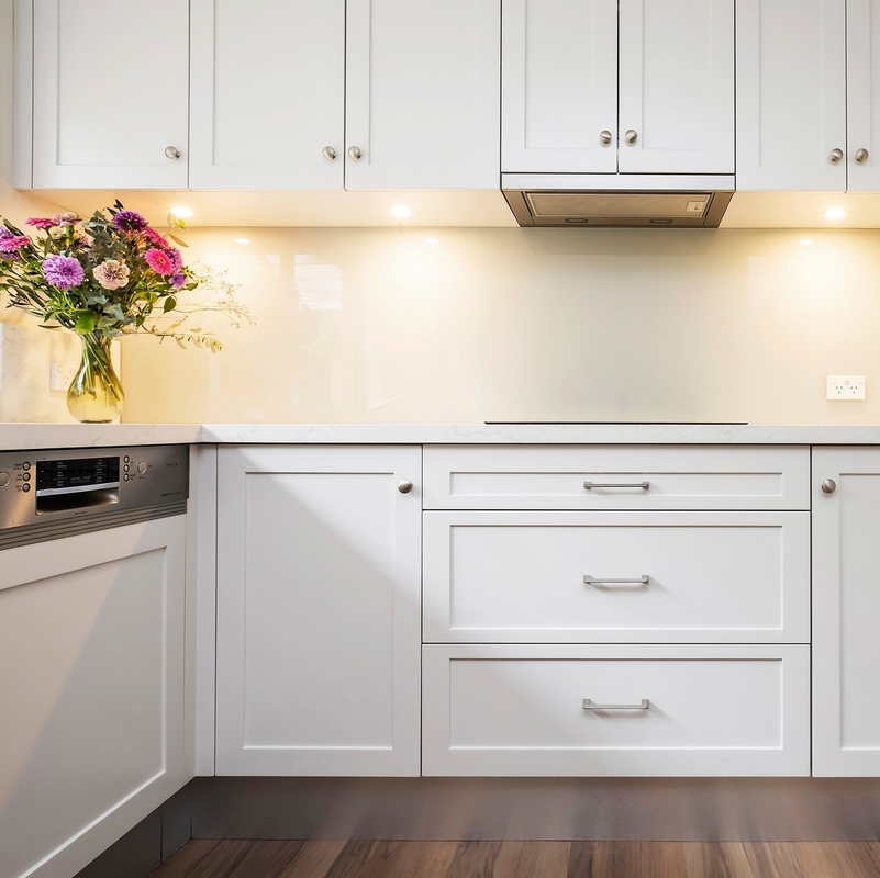 U-vormig Wit Shaker Lacquer Kitchen Cabinets 18mm HMR-Kernmdf