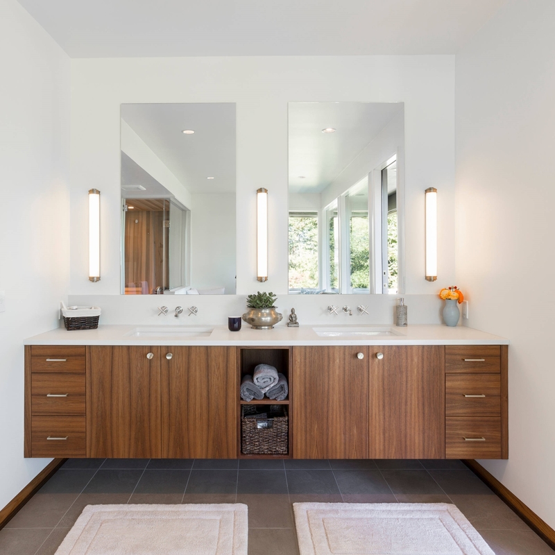 Van de Badkamersreeksen van de rechthoekspiegel van het de Korrelhout Houten van de het Vernisje Moderne Luxe de Badkamersijdelheid met Gootsteen
