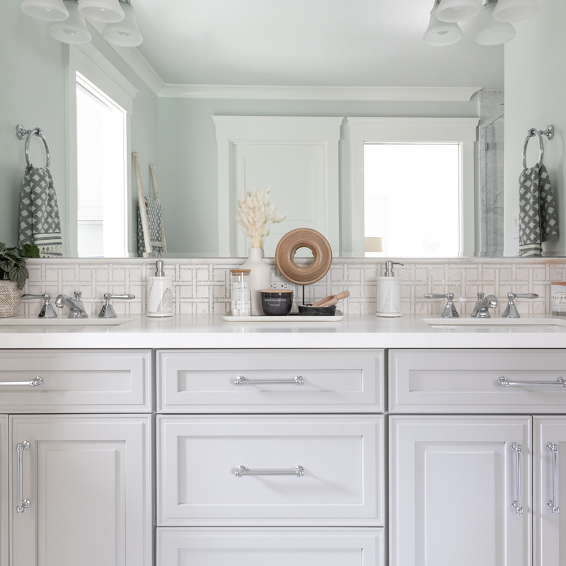 Antiek Europees Rood Eiken Stevig Houten Pale Grey Bathroom Vanity With Wash-Handbassin