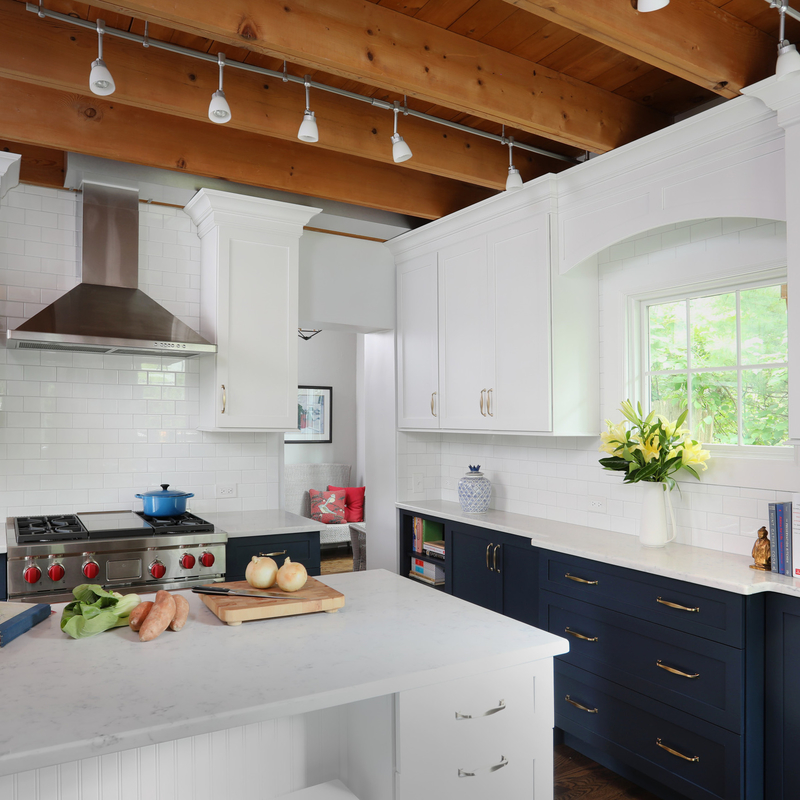 U Keukenkasten van Shaker Kitchen Cabinets Blue Base van de Vorm de Moderne Stijl Marineblauwe en Witte met Countertop
