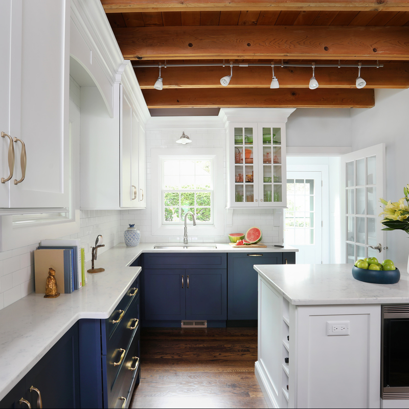 U Keukenkasten van Shaker Kitchen Cabinets Blue Base van de Vorm de Moderne Stijl Marineblauwe en Witte met Countertop