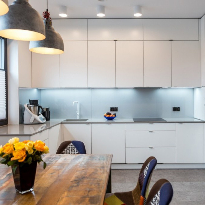 De recentste Moderne Hoge Vorm van Ontwerpu polijst de Muurkabinet van de Lak Modern Keuken voor de Flat van het Villahuis
