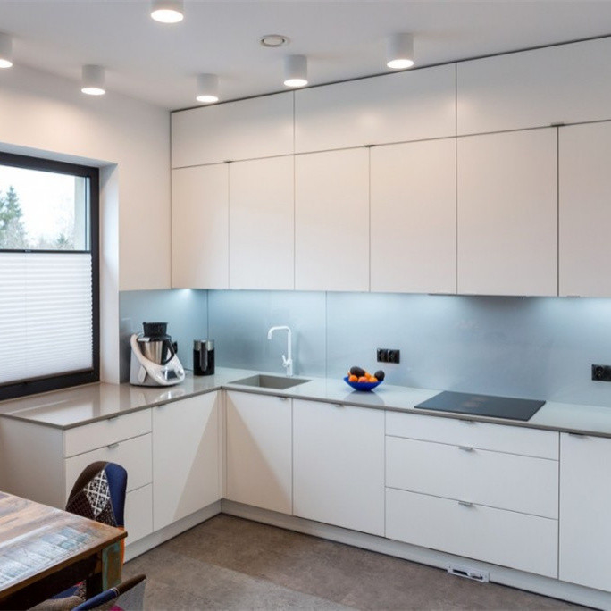 De recentste Moderne Hoge Vorm van Ontwerpu polijst de Muurkabinet van de Lak Modern Keuken voor de Flat van het Villahuis