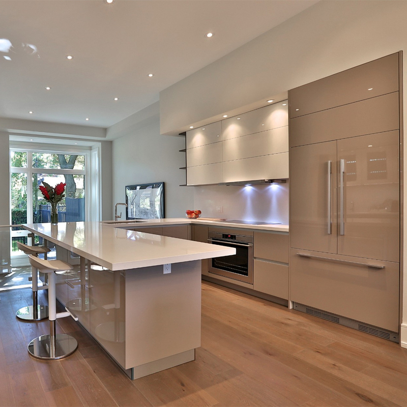 U Hoge de Vorm polijst Wit en de Hangende Keukenkast van Grey Lacquer Kitchen Furniture Wall met Handless-Ontwerp